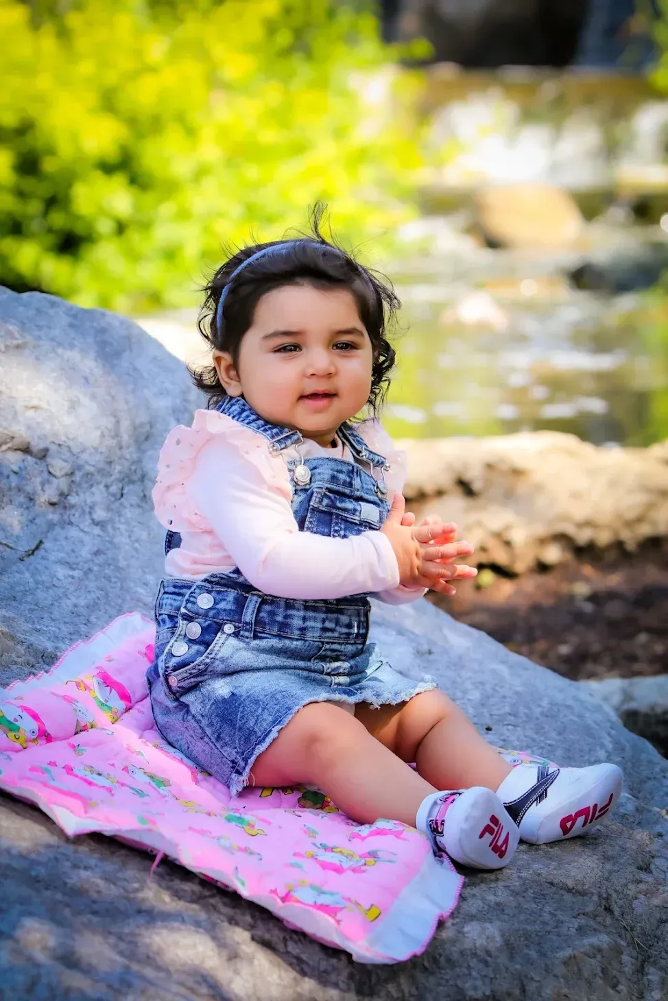 outdoor river baby photoshoot in Morena, IL