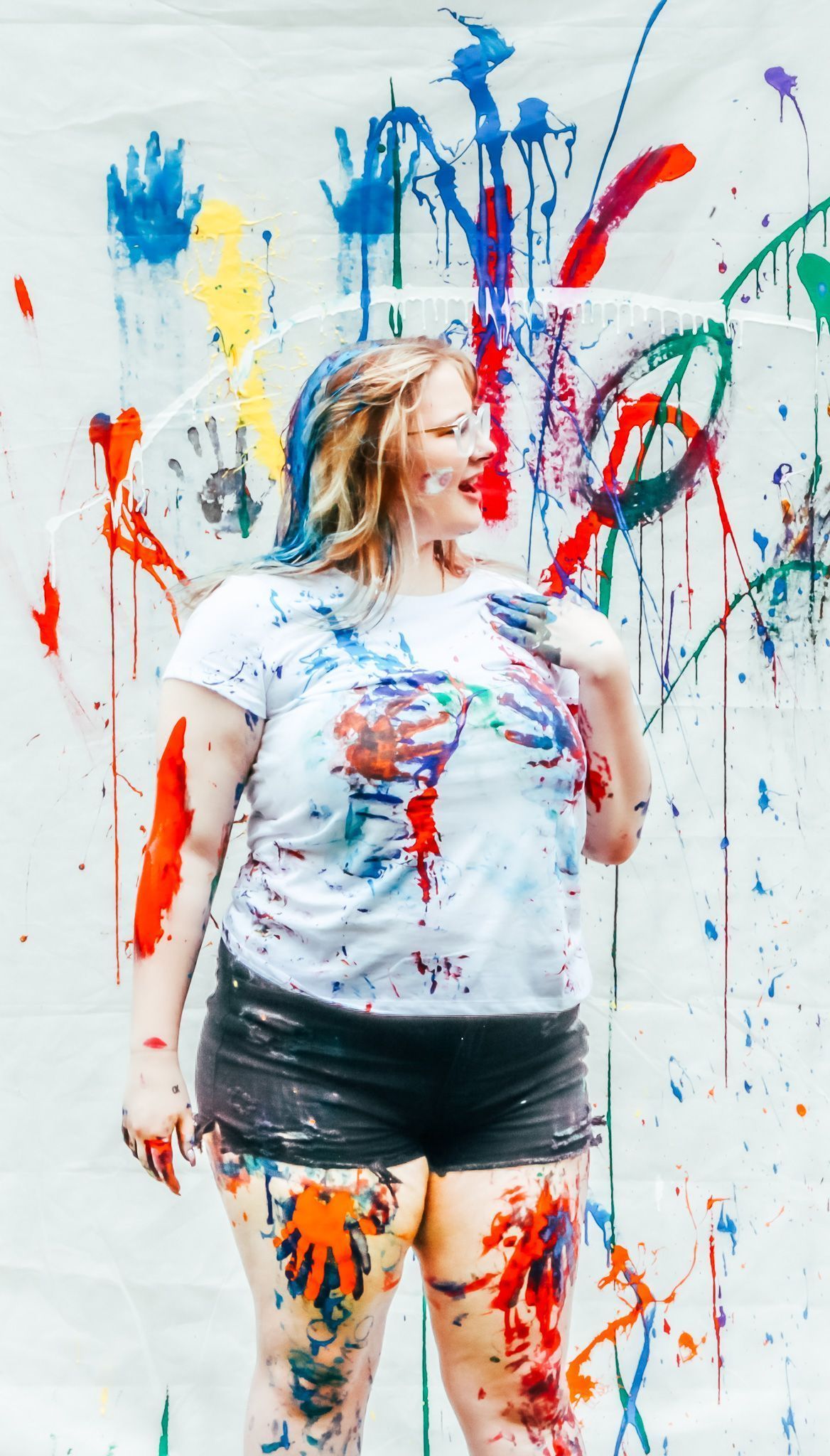 woman with paint photography in Mokena, IL