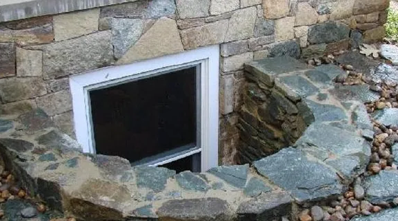 window well missing cover
