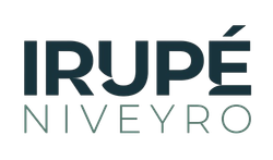 Logotipo para IRUPÉ NIVEYRO en color verde azulado oscuro y texto gris.