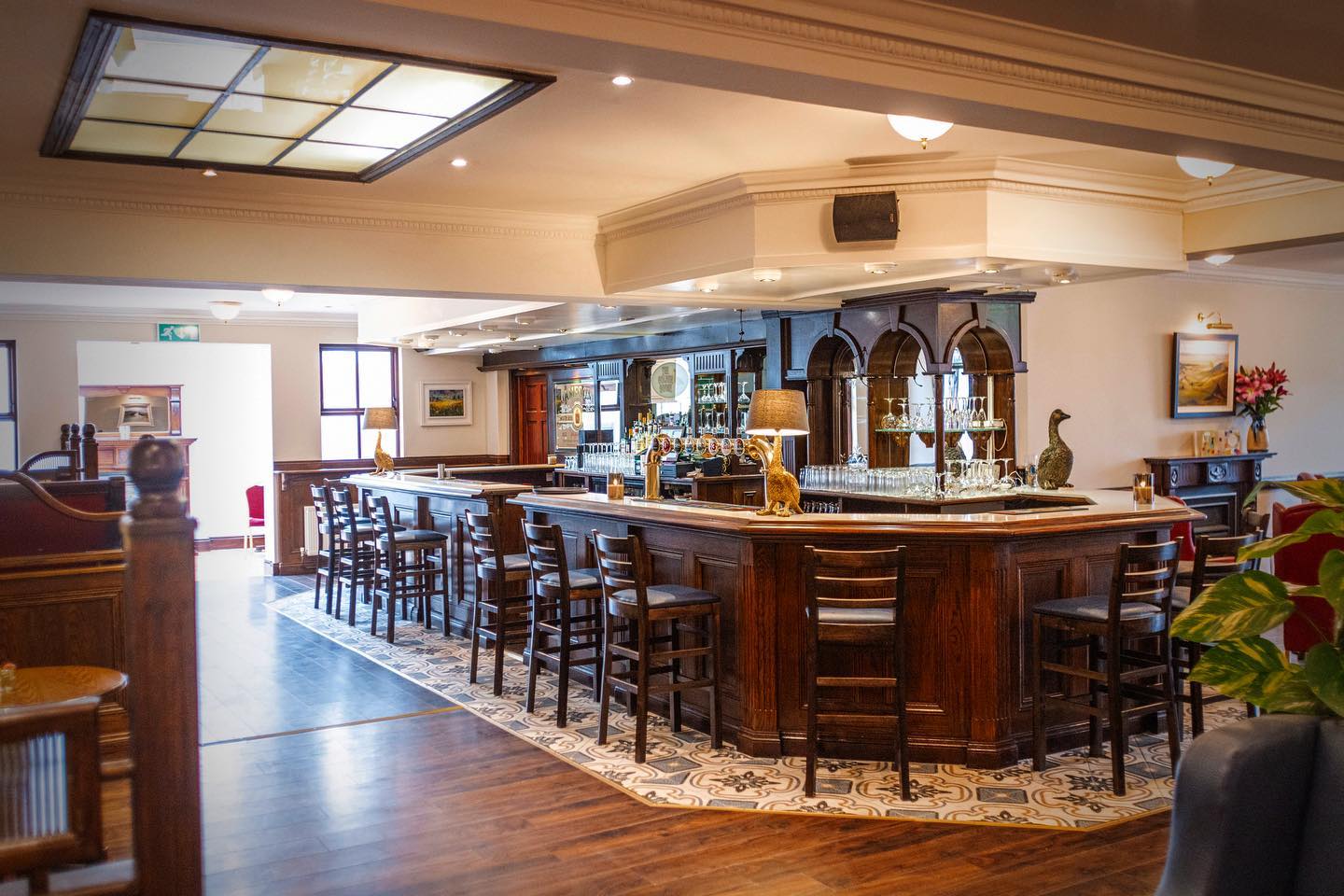 The Golden Goose Lounge 