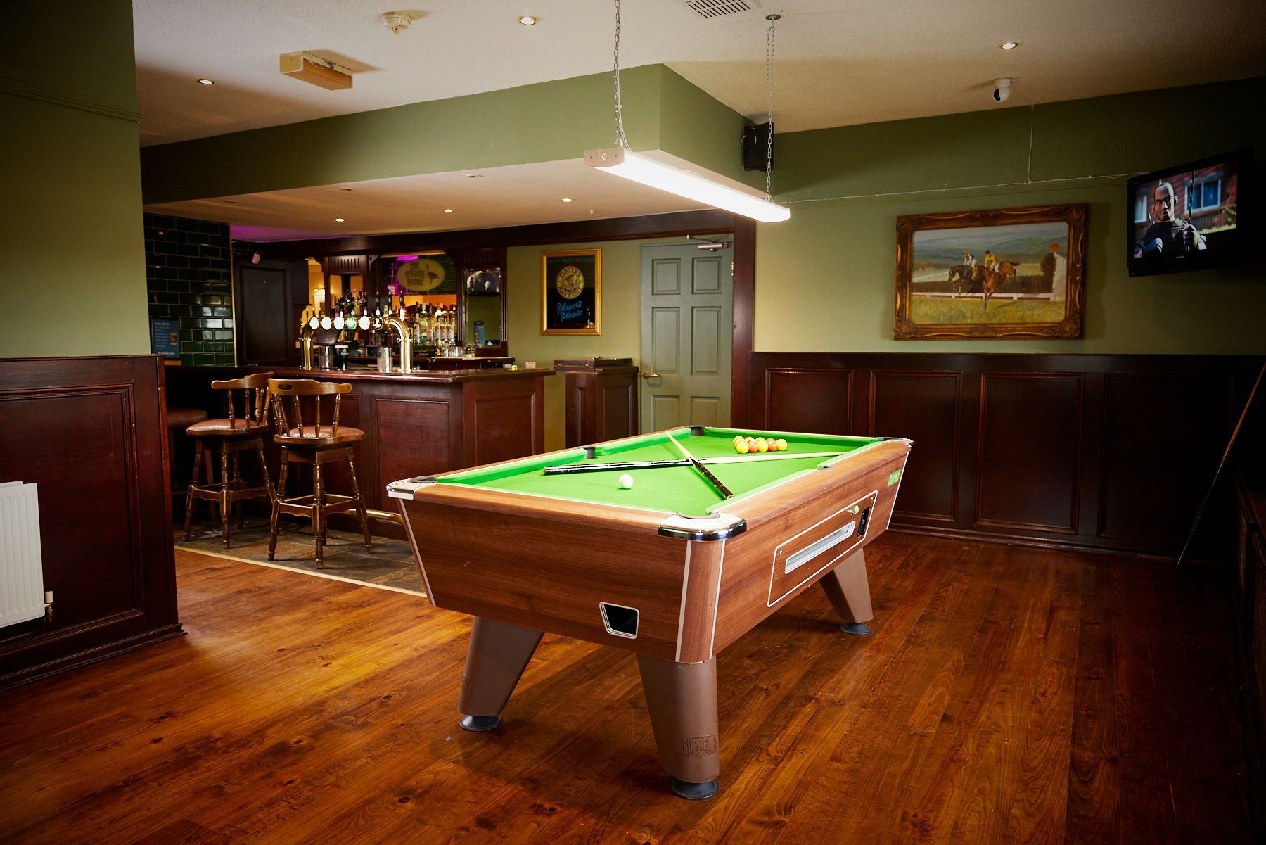 The Goose Bar Available for Private Hire with Jukebox, Darts, Poker Machine, Mortal Kombat Arcade Games, Pool Table. Open 7 days a week