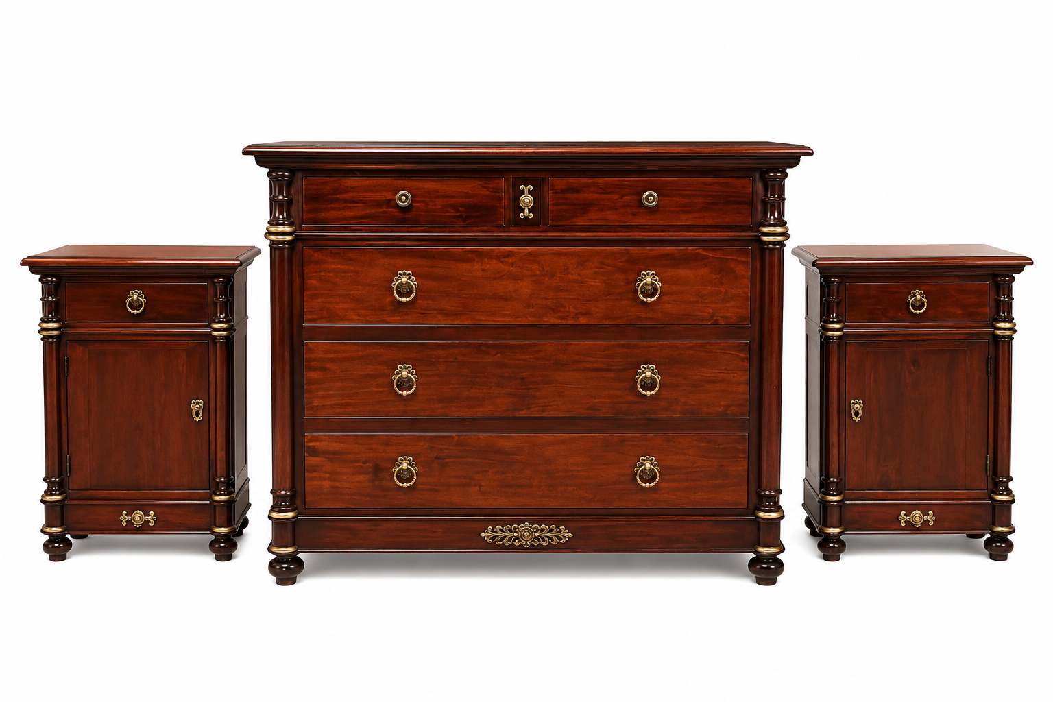 Cassettiera classica in legno scuro con due comodini abbinati su sfondo bianco.