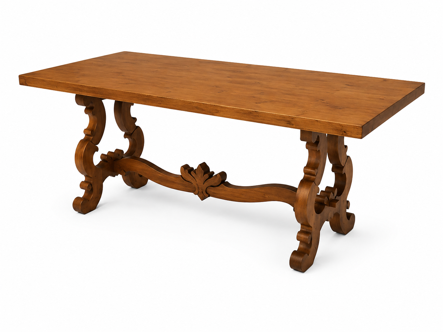 Elegante tavolo da pranzo in legno con gambe intagliate su sfondo bianco.
