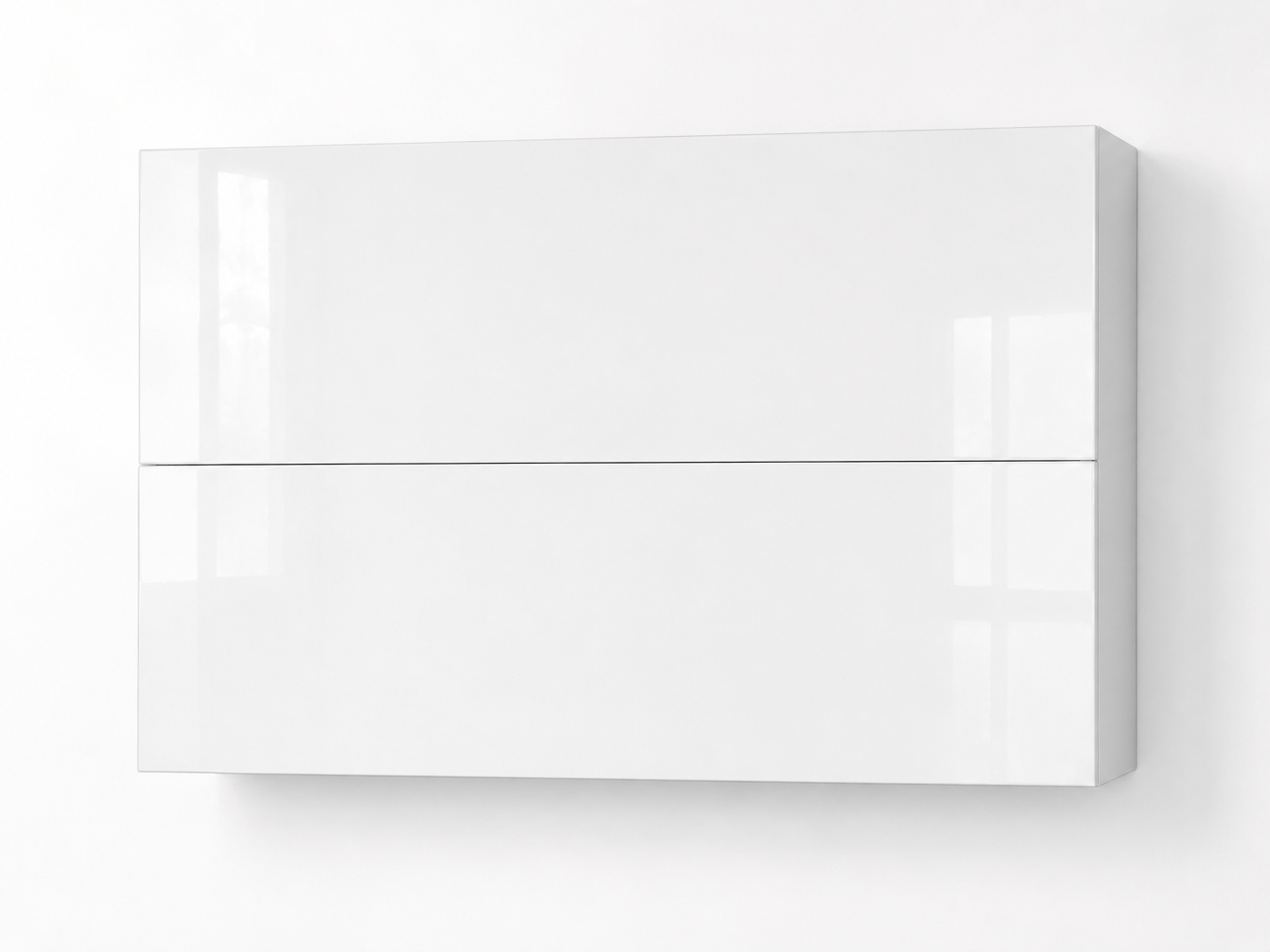 Interruttore della luce a due pannelli da parete, di colore bianco, con una sottile giunzione orizzontale.