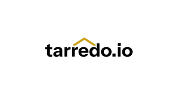 Logo tarredo.io in nero con un'icona a forma di tetto dorato sopra il testo