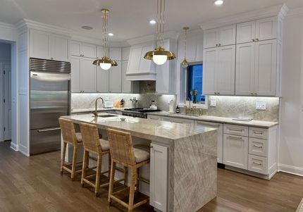 White Cabinet of Kitchen - Cabinet Dealers in Alsip, IL