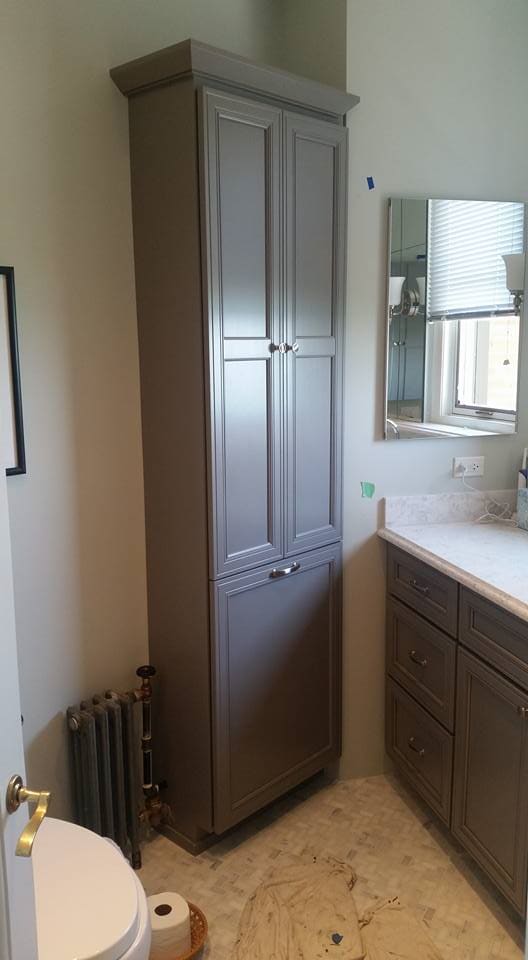 Bathroom Cabinet - Cabinet Dealers in Alsip, IL.