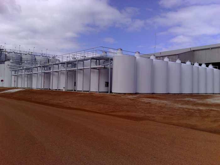 insulated tanks of the large category