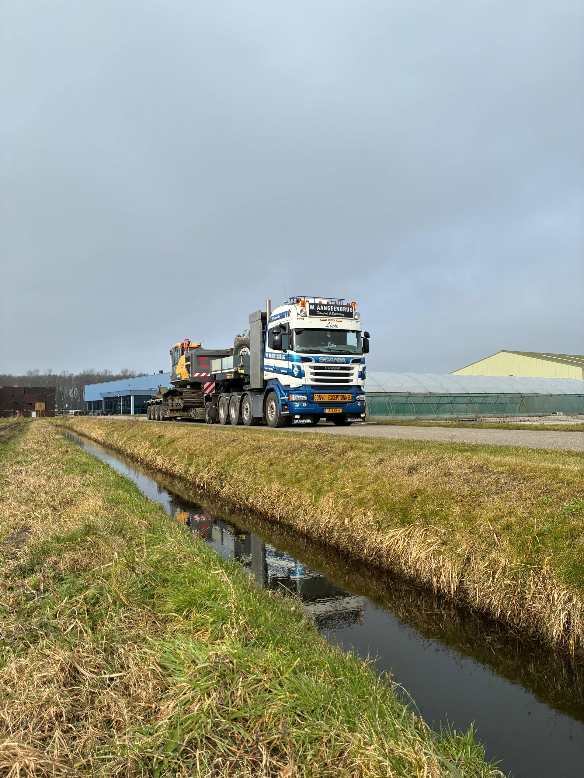 W. Aangeenbrug Transport & Begeleiding