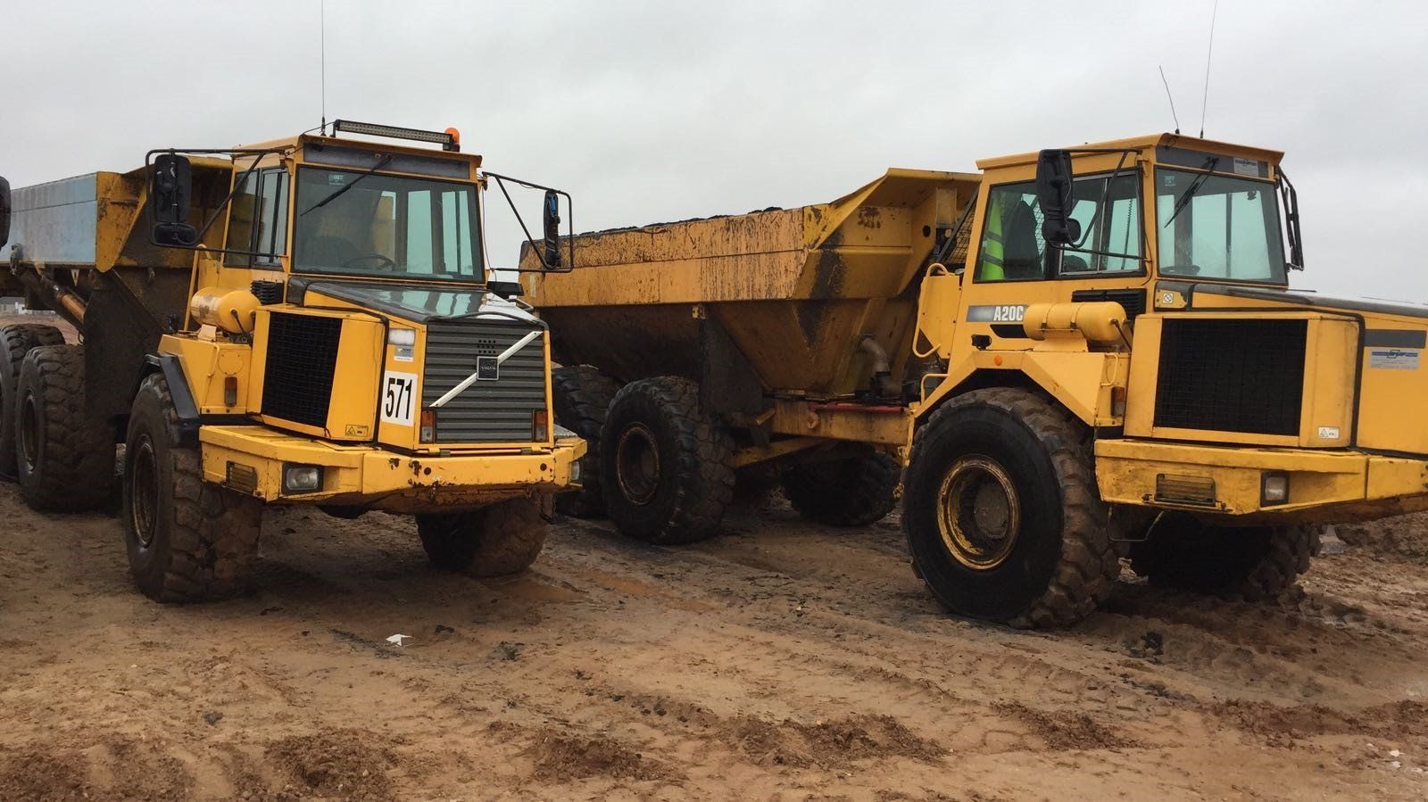 Damperi (6x6 pašizgāzēji)