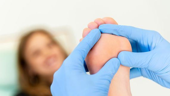 trattamento delle unghie ispessite - Podologo Triverio Torino