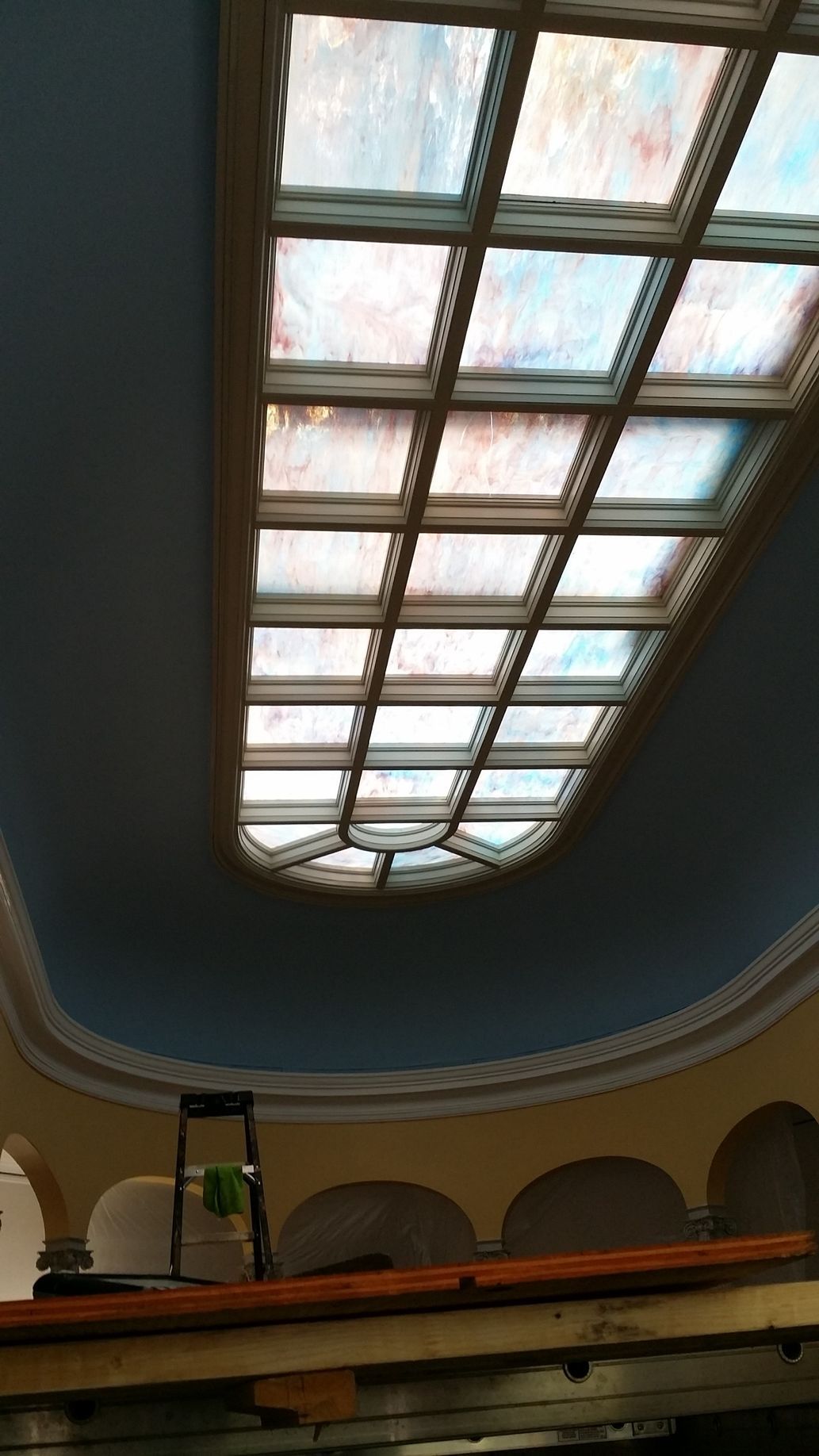 A ceiling with a lot of windows on it