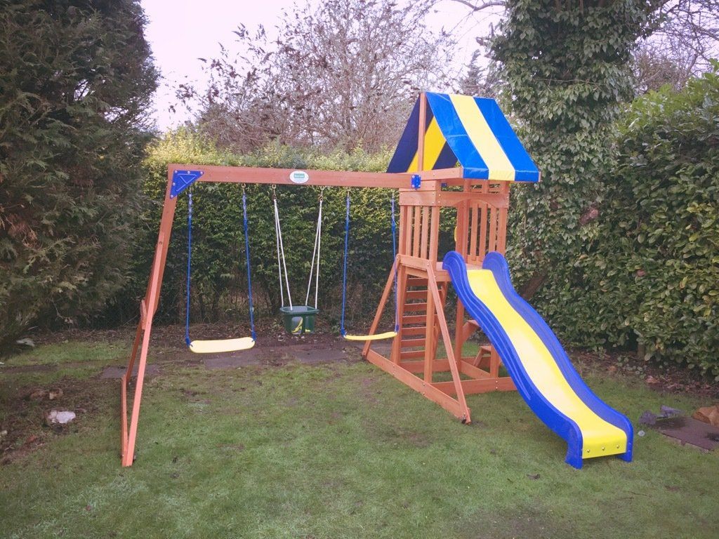 Climbing frame assembly