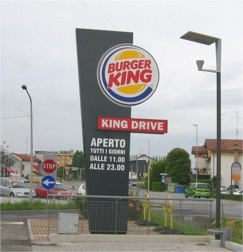totem pubblicitario fast food