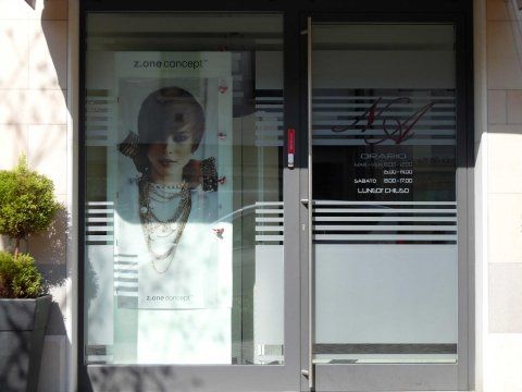 decorazione vetrina parrucchiere