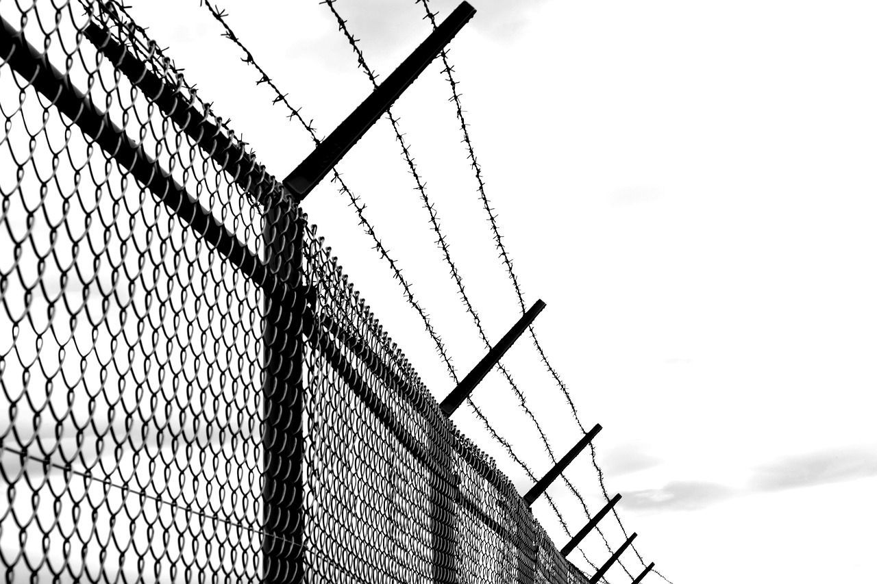 Top Commercial Fencing Trends and Innovations for Security