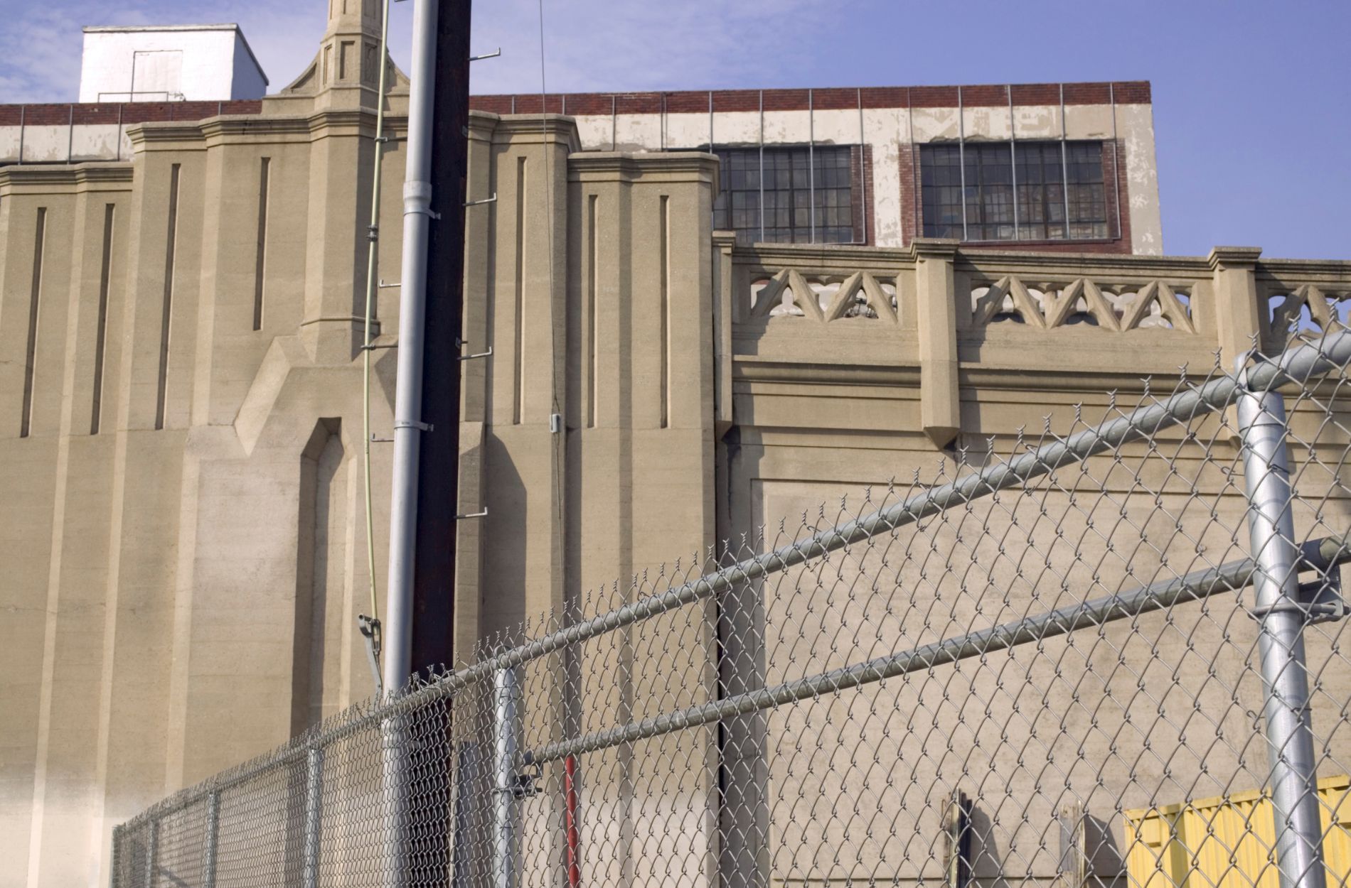 chain link fence