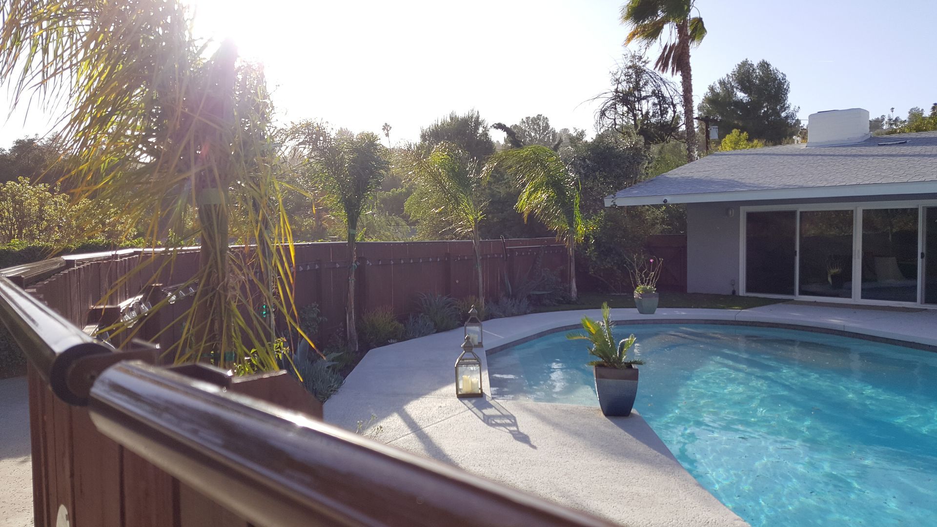 coyote rollers on chain link fence