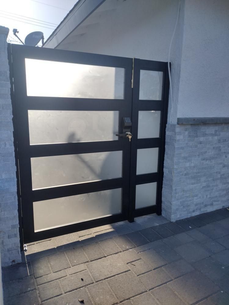 Custom gate with frosted glass