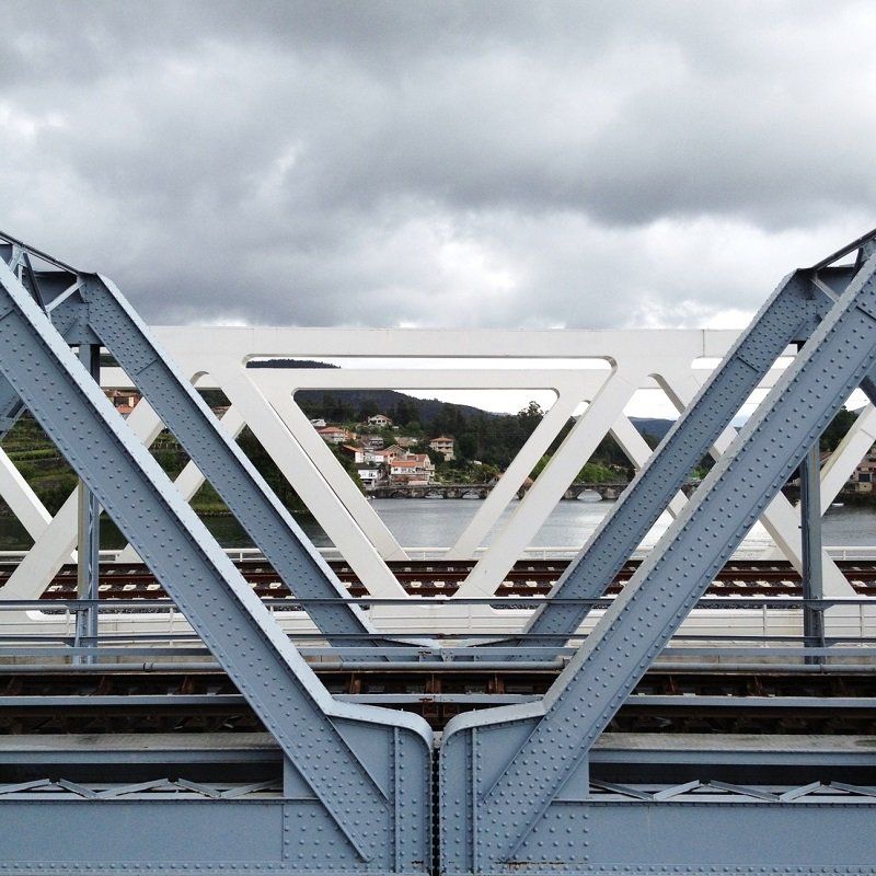 Steel structure with angles and flats