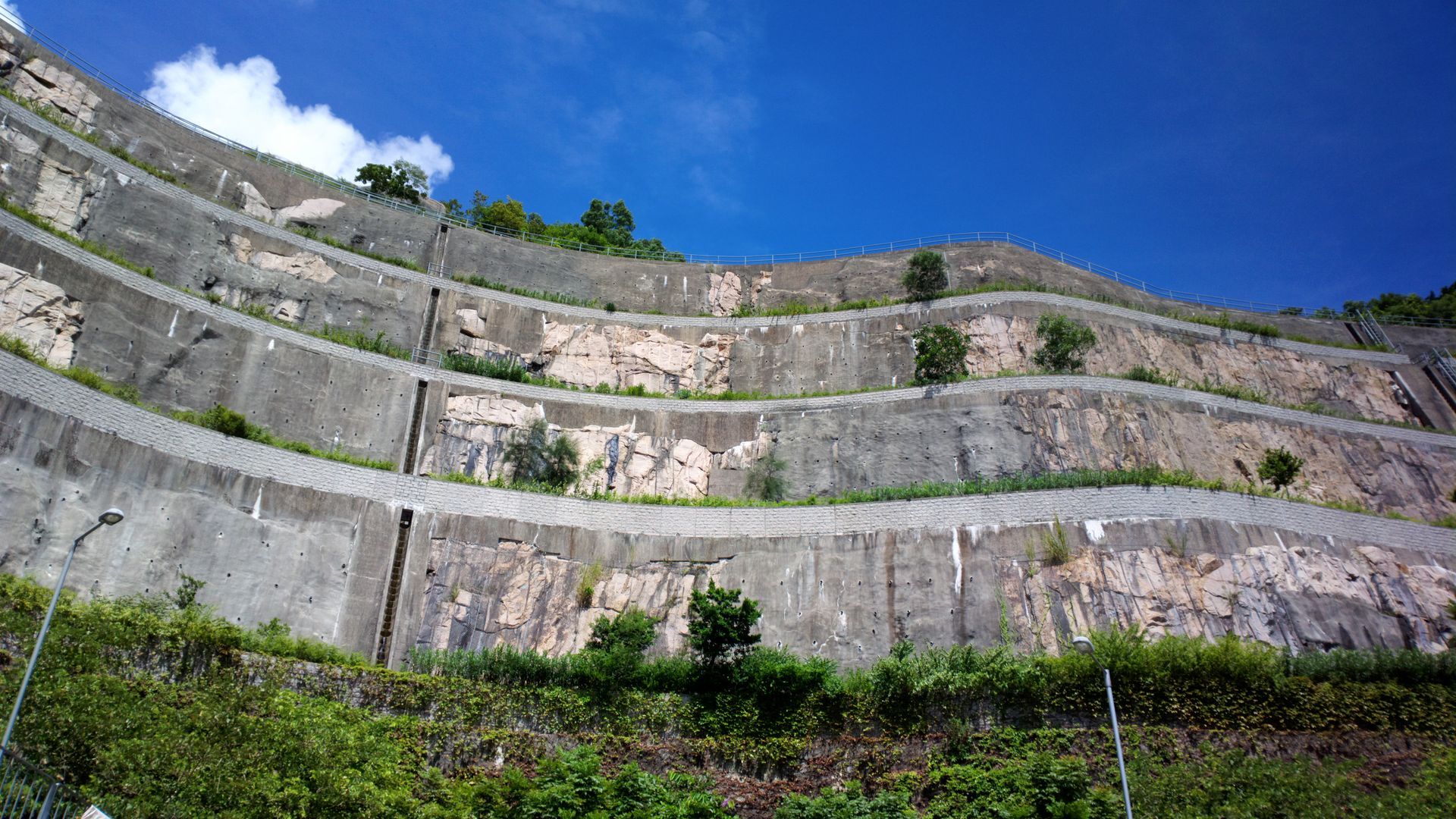 industrial size retaining wall with tiered levels