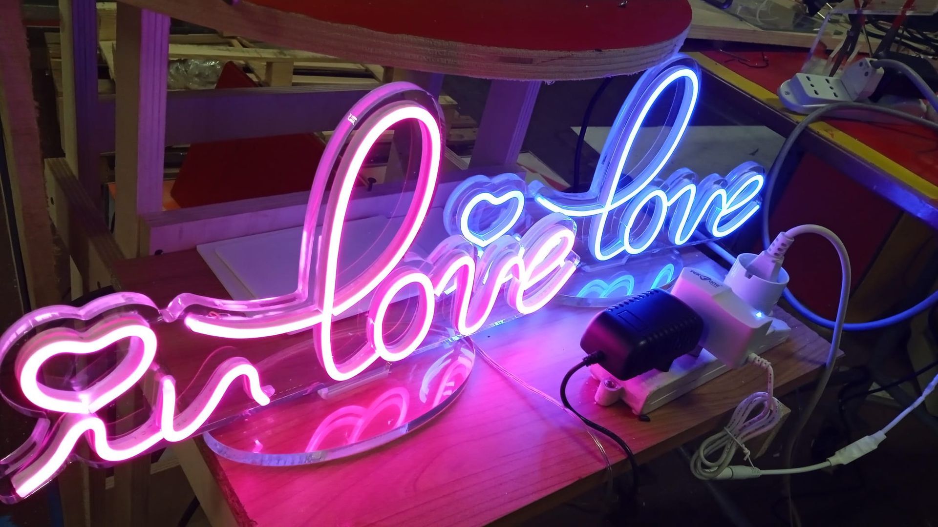 Flex led ed insegne luminose