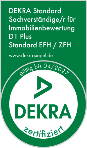 Ein grün-weißes Dekra-Logo auf weißem Hintergrund.
