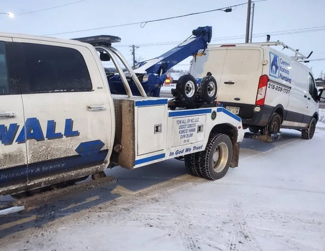 Steps To Using A Wheel Lift Tow Truck - Clockwork Towing Company Kansas  City MO