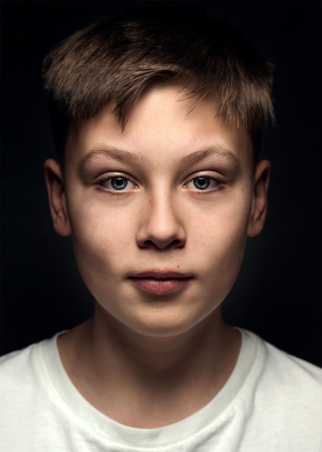 Fine art portrait photography, sibling portrait photography is about highlighting similarities and differences