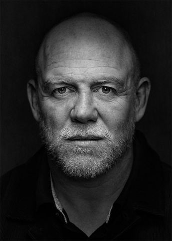 Every close up photo portrait of an individual comes with a uniquely serialised hologram and certificate of authenticity