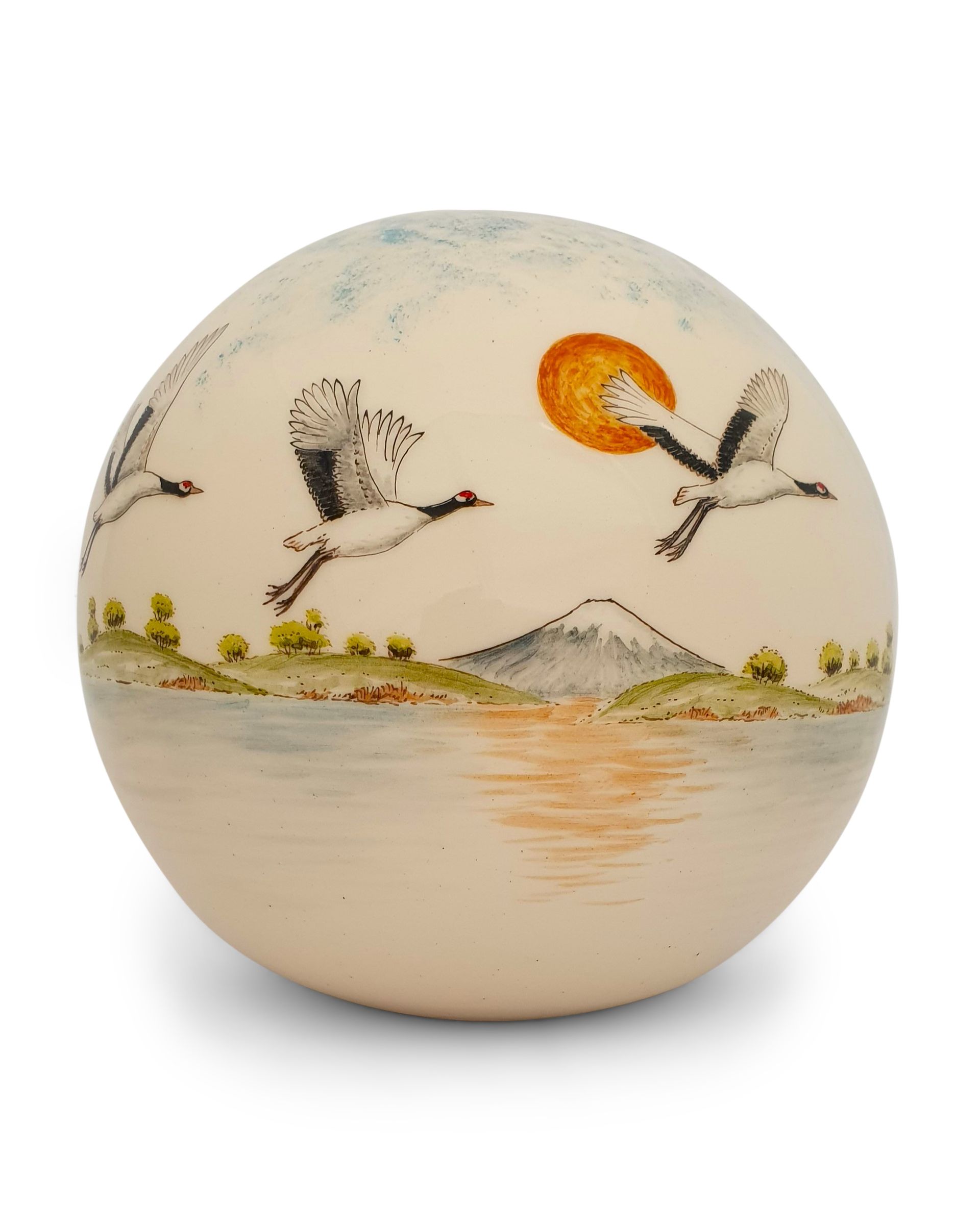 urn met vliegende kraanvogels in landschap met water en een berg mount fuji