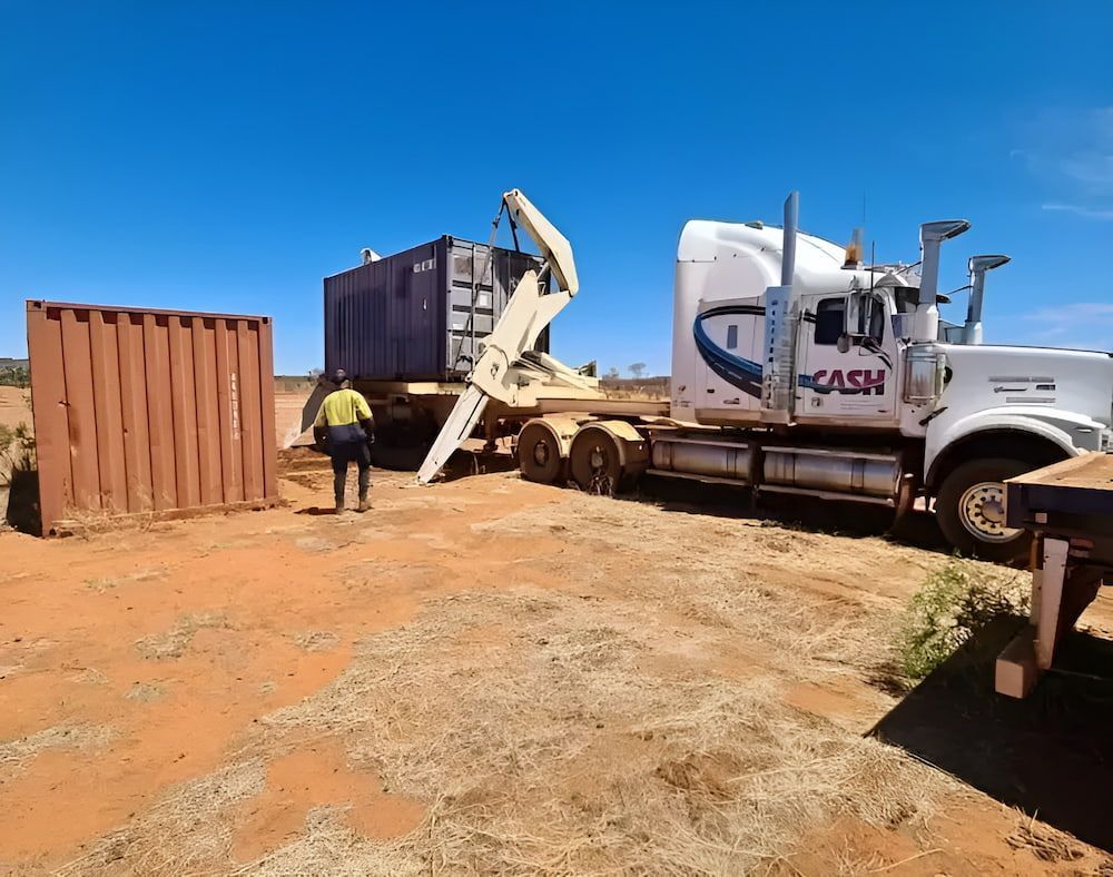 A Truck With The Word Cash On The Side Of It — Go Pack Yourself in Braitling, NT