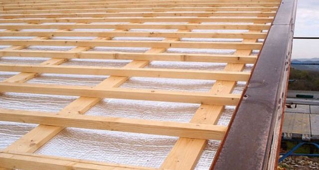 Proyectado de poliuretano en cubiertas, tejados y edificios