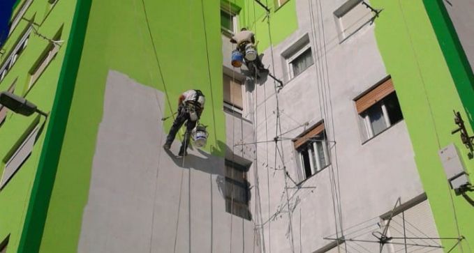 pintar fachada con pintura impermeabilízate en Gijon para comunidad de vecinos