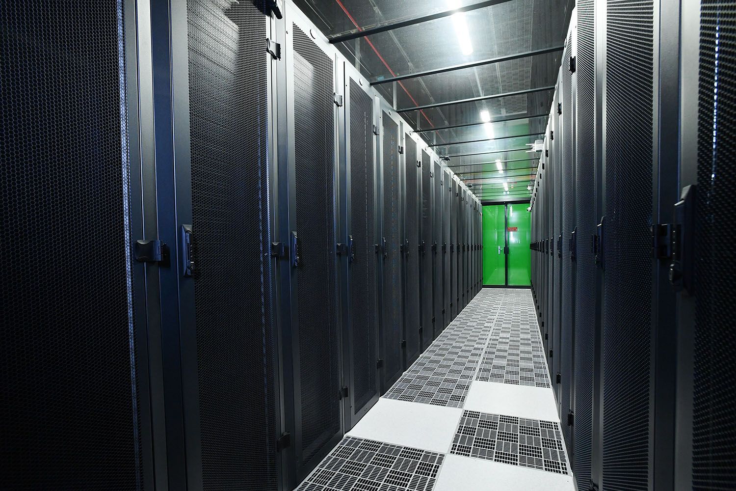 couloirs d'une salle informatique conception urbanisation confinement