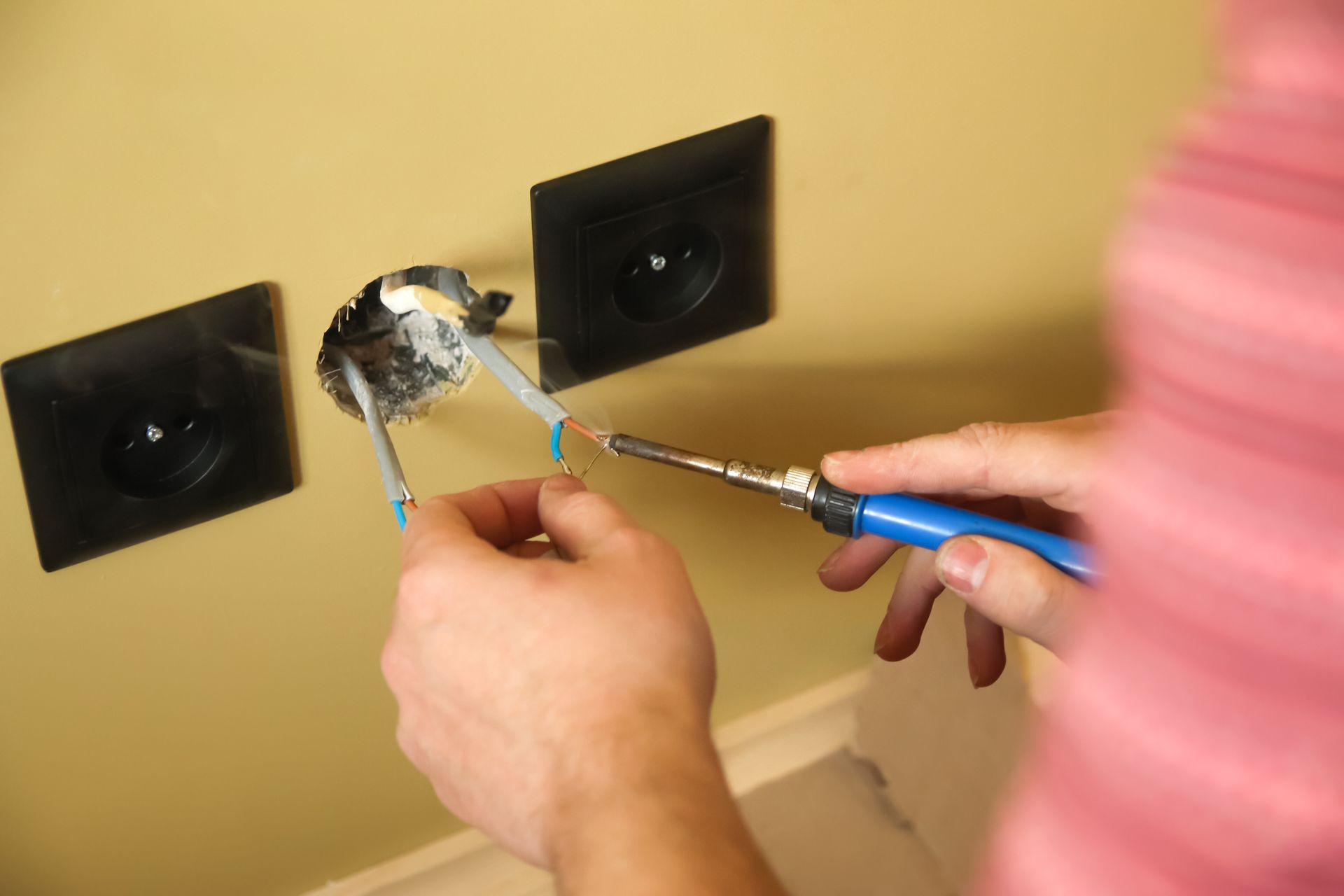 Troubleshooting Outlets & Switches