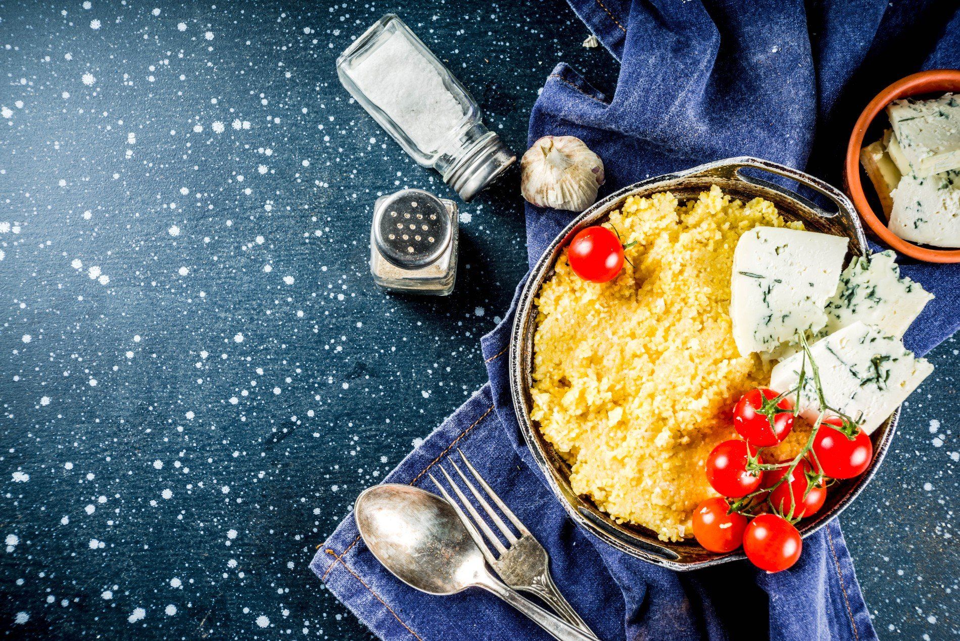 Primo con pomodorini e formaggio