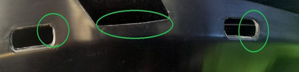 Sbavatura di materiale plastico dopo