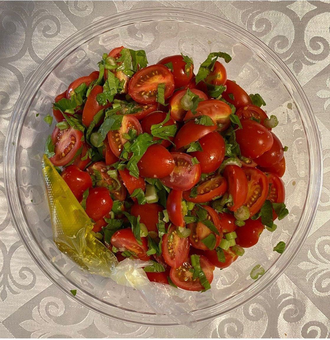 סלט שרי פיקנטי