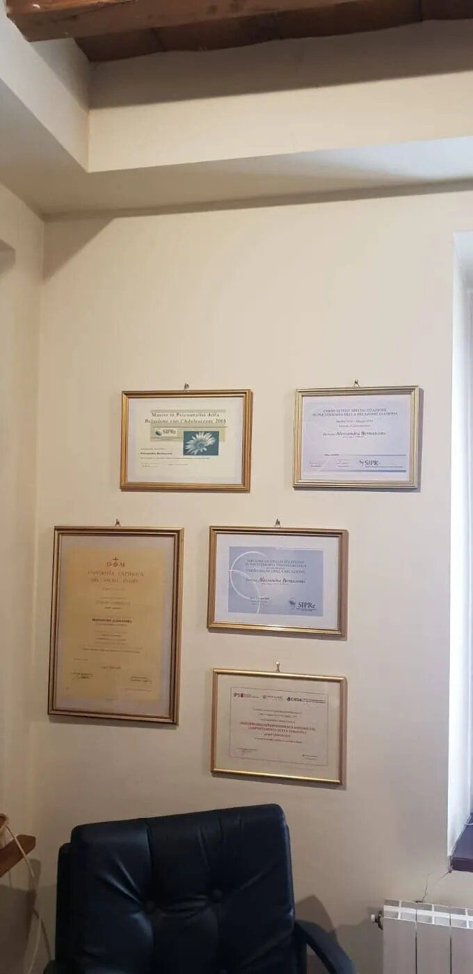 lauree e attestati psicologa