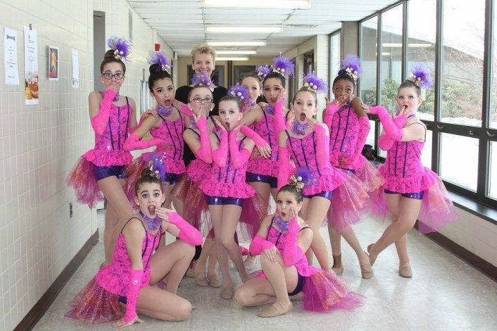 Dancers backstage with Lisa