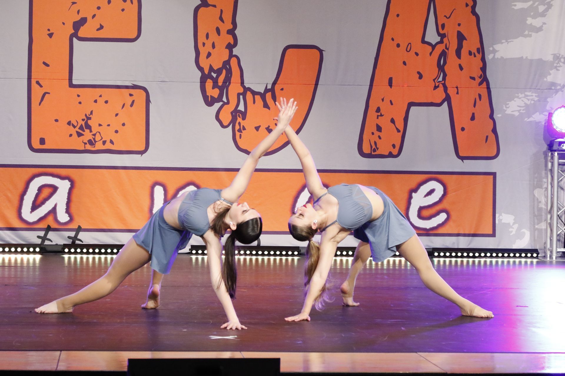 Flexible Teen Girl Dancers
