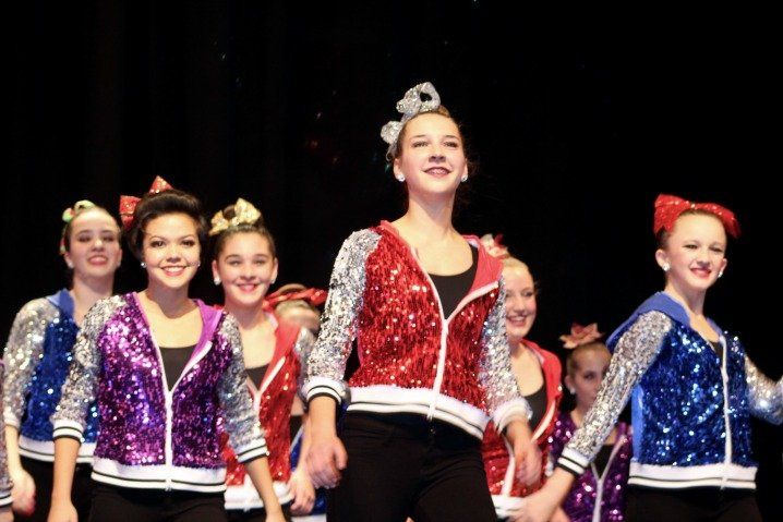 Sparkly Smiling dancers