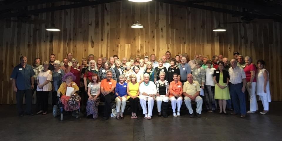 group photo of event at venue 912