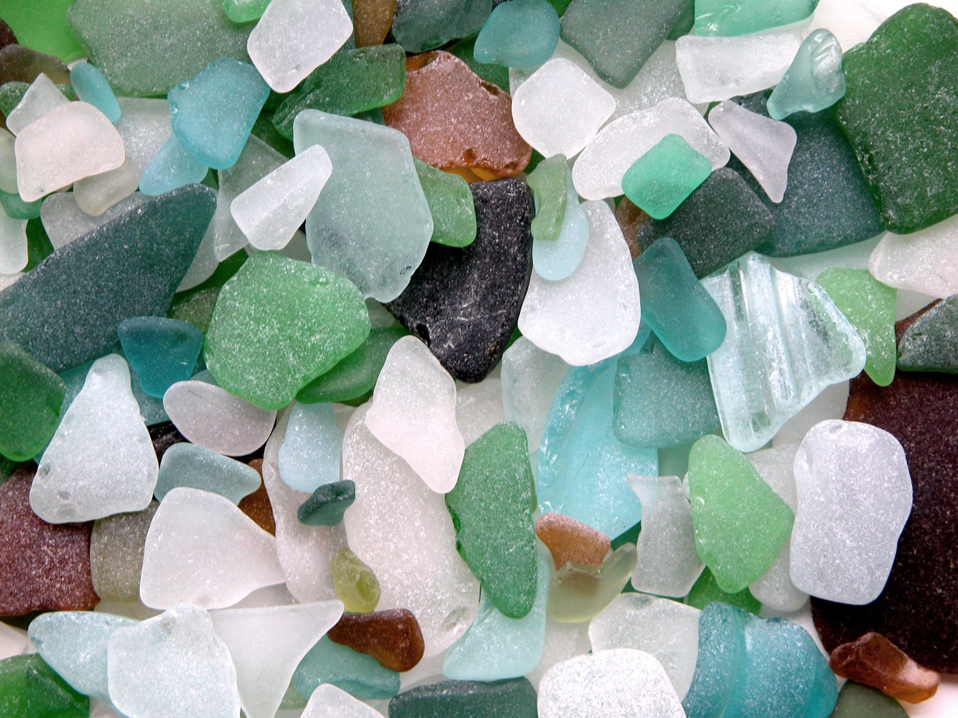 ID 1806414 | Beach Glass © Cebas1 | Dreamstime.com