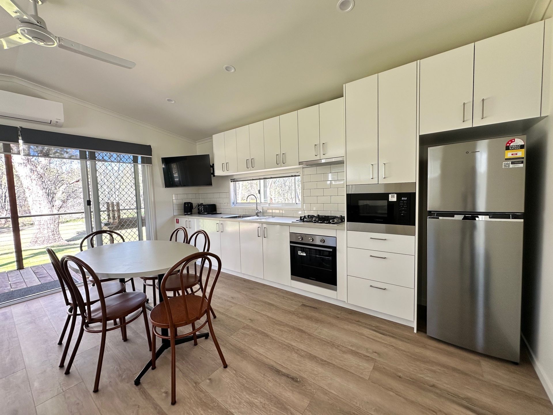 kitchen of the 2 bedroom cabins at Darlington Point Caravan Park