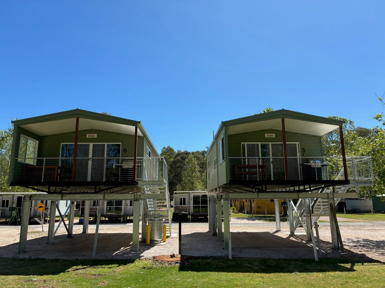 2 bedroom cabins at Darlington Point Caravan Park