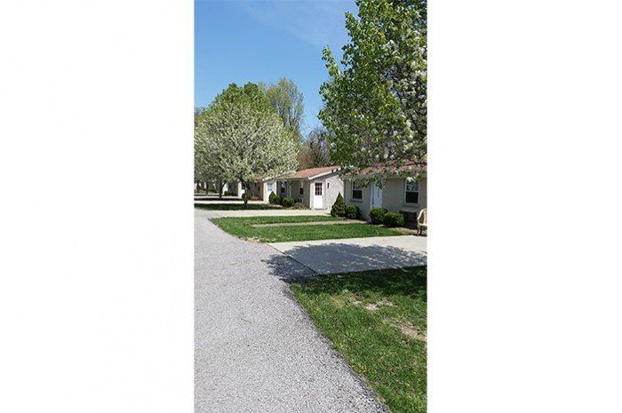 Easy Manor exterior property photo