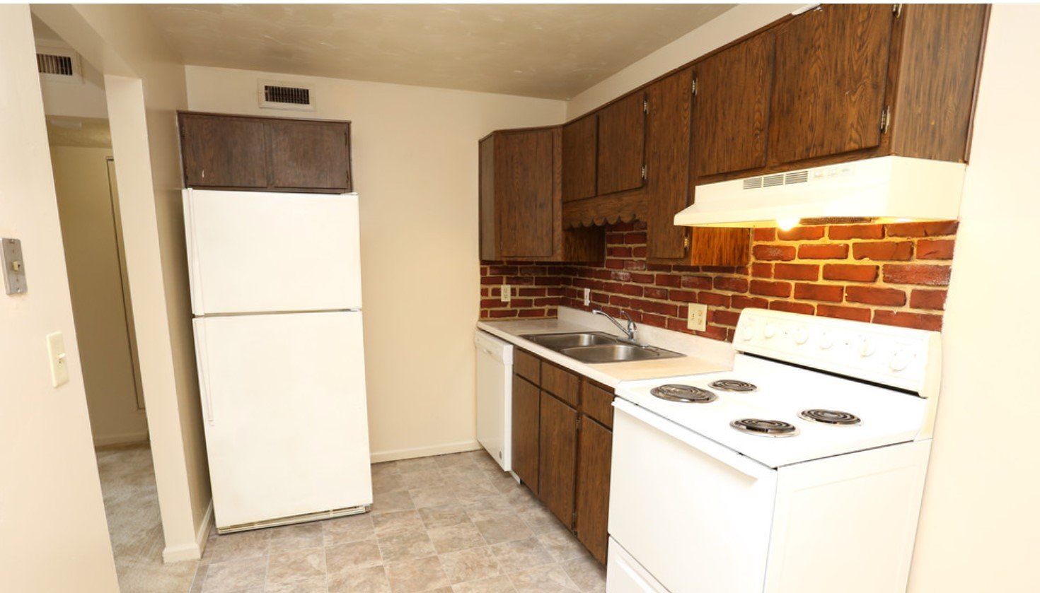 Fairway Plaza Property Photo